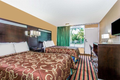 Days Inn by Wyndham Fort Lauderdale Airport Cruise Port image 13